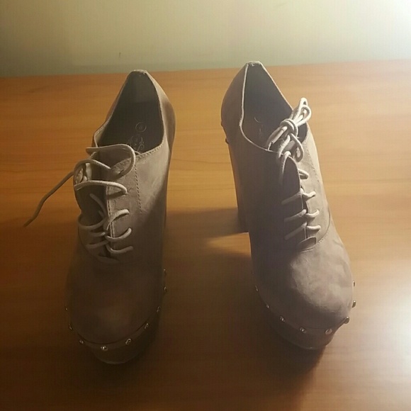 Charles Albert | Shoes | Charles Albert Style Heels | Poshmark